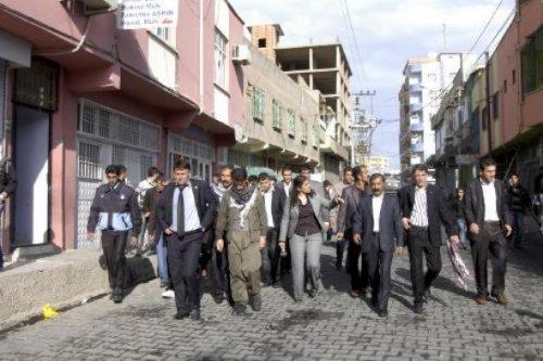 BDP'li kadın vekil, başkomiseri tokatladı  - Resim 3
