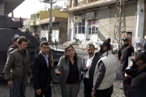 BDP'li kadın vekil, başkomiseri tokatladı  - Resim 4