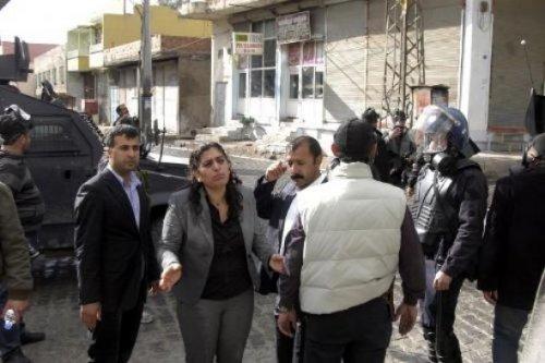 BDP'li kadın vekil, başkomiseri tokatladı  - Resim 18