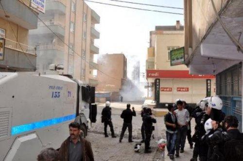 BDP'li kadın vekil, başkomiseri tokatladı  - Resim 11