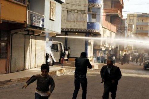 BDP'li kadın vekil, başkomiseri tokatladı  - Resim 10