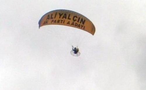 AKP'li aday adayının paraşütlü tanıtımı - Resim 3