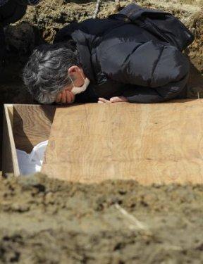 Japonya toplu mezar kazıyor - Resim 11