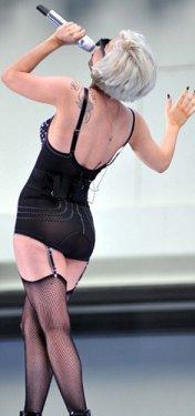 Kendini açlıktan öldürüyor