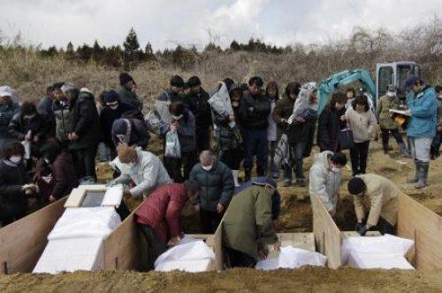 Japonya toplu mezar kazıyor - Resim 12