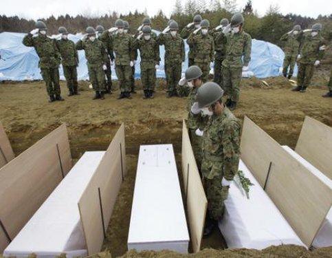 Japonya toplu mezar kazıyor - Resim 9