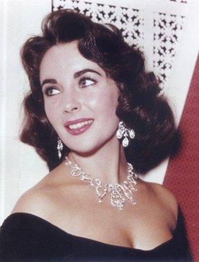 Elizabeth Taylor'un  79 yıla sığan hayatı 