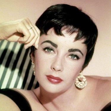 Elizabeth Taylor'un  79 yıla sığan hayatı 
