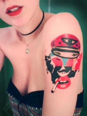 Meraklısına fikir veren dövmeler