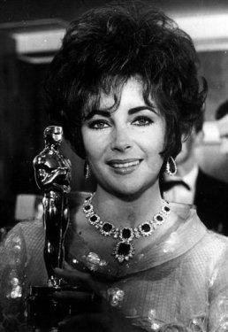 Elizabeth Taylor'un  79 yıla sığan hayatı 