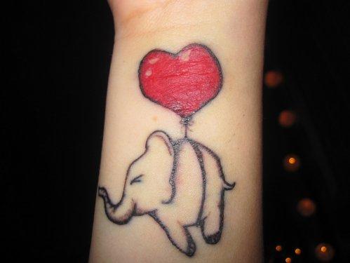 Meraklısına fikir veren dövmeler