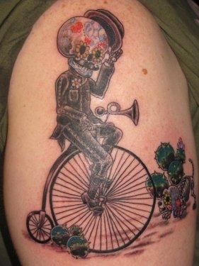 Meraklısına fikir veren dövmeler