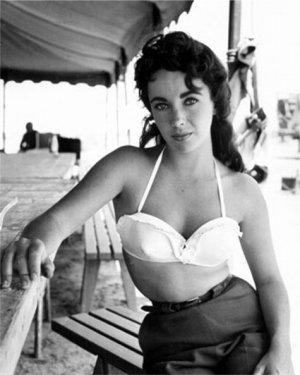 Elizabeth Taylor'un  79 yıla sığan hayatı 