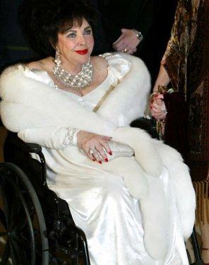 Elizabeth Taylor'un  79 yıla sığan hayatı 