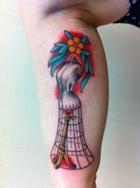 Meraklısına fikir veren dövmeler