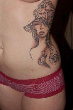 Meraklısına fikir veren dövmeler