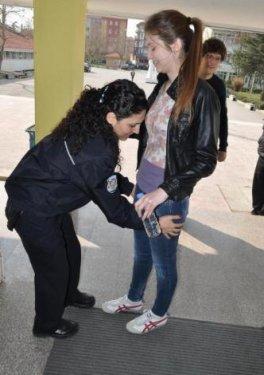 YGS adayları didik didik arandı - Resim 15