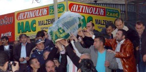 Türkan Ay son yolculuğuna uğurlandı