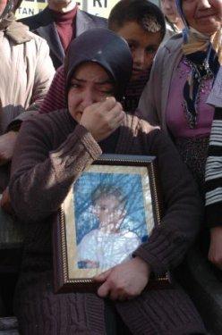 Türkan Ay son yolculuğuna uğurlandı