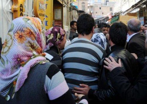 Küçük Fırat gözyaşlarıyla toprağa verildi - Resim 1