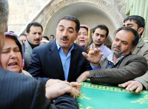 Küçük Fırat gözyaşlarıyla toprağa verildi - Resim 6