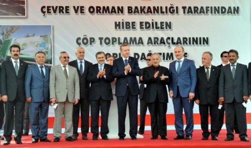 Başbakan Erdoğan çöp kamyonu kullandı - Resim 7