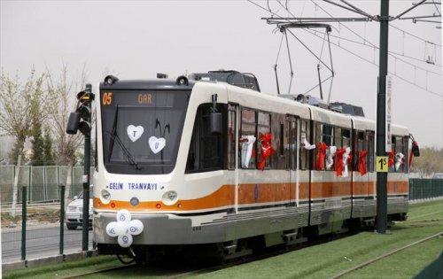 Vatmanlar tramvayda evlendi - Resim 2