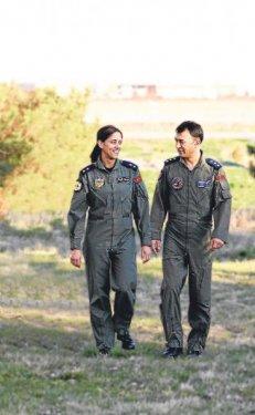 Dünyada okyanus aşan ilk kadın savaş pilotu