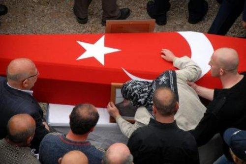 Milas şehidini uğurladı