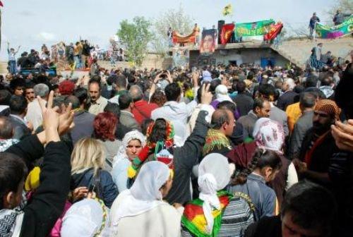 Öcalan'ın evinde toprak kapma yarışı - Resim 12