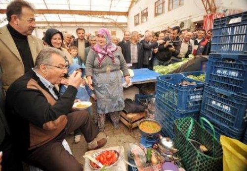 Deniz Baykal Antalya'da vatandaşlarla buluştu