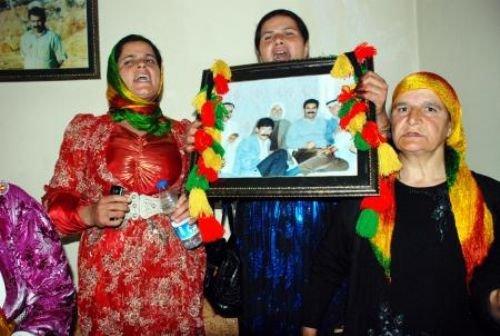 Öcalan'ın evinde toprak kapma yarışı - Resim 10