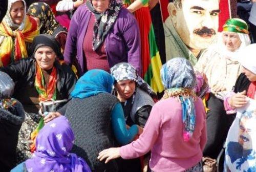 Öcalan'ın evinde toprak kapma yarışı - Resim 4