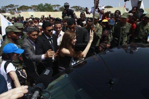 Angelina Jolie Libya'da - Resim 10