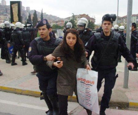 Üniversite öğrencilerine polis müdahalesi - Resim 6