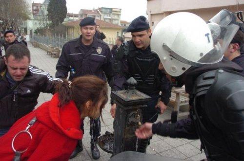 Üniversite öğrencilerine polis müdahalesi - Resim 5