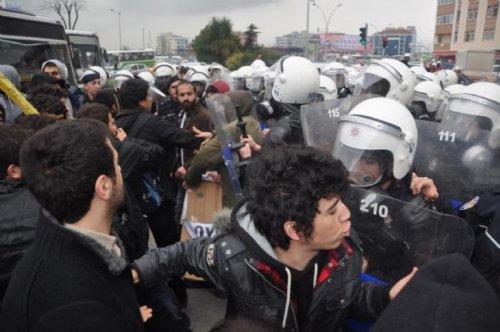 Üniversite öğrencilerine polis müdahalesi - Resim 8