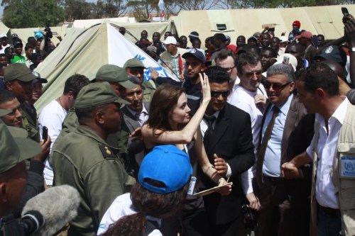 Angelina Jolie Libya'da - Resim 5