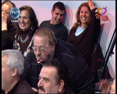 Mehmet Ali Erbil pes dedirtti - Resim 12