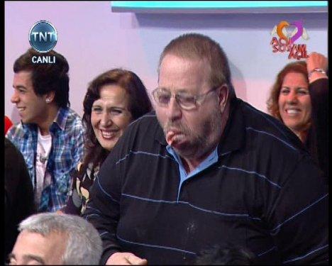 Mehmet Ali Erbil pes dedirtti - Resim 6