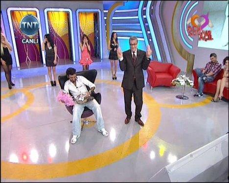 Mehmet Ali Erbil pes dedirtti - Resim 35