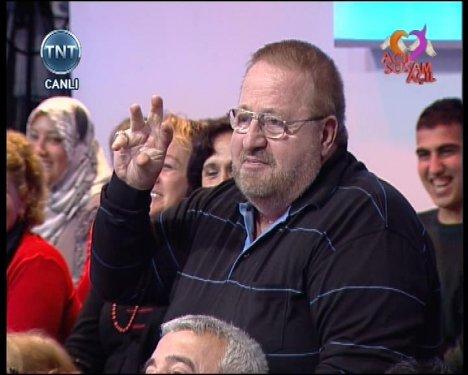 Mehmet Ali Erbil pes dedirtti - Resim 5