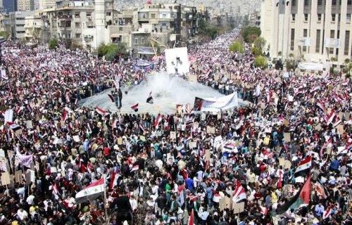 Suriye halkı isyanda