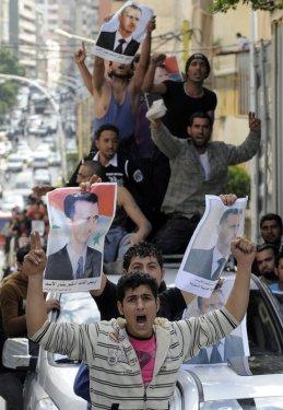 Suriye halkı isyanda