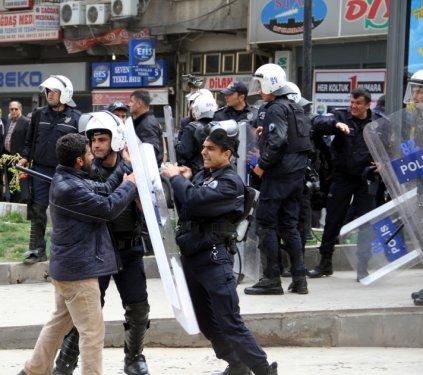 Cami yerine çadırda namaz - Resim 25