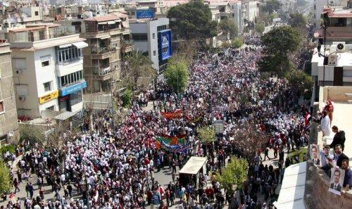 Suriye halkı isyanda