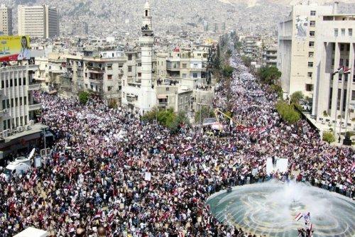 Suriye halkı isyanda