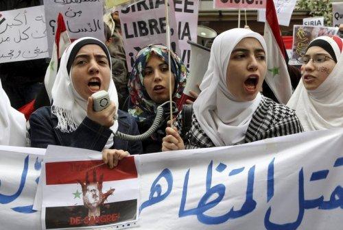 Suriye halkı isyanda