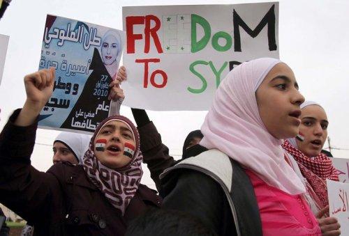 Suriye halkı isyanda