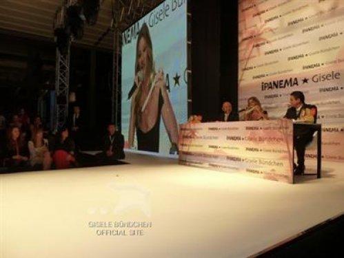 Gisele Bündchen'in Türkiye fotoğrafları internet sitesinde